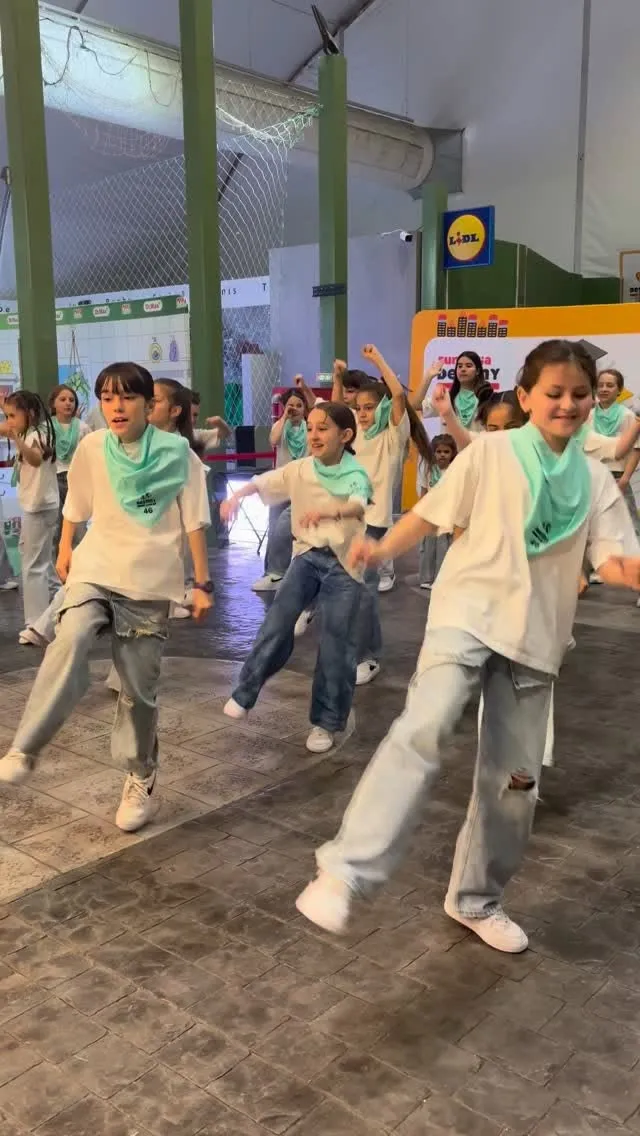 Trupa Best Move în spectacol la Destiny Park